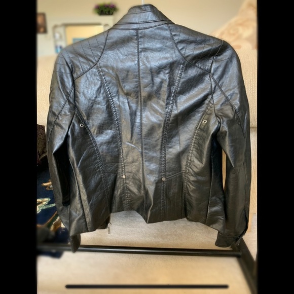 Leather jacket - Picture 2 of 2